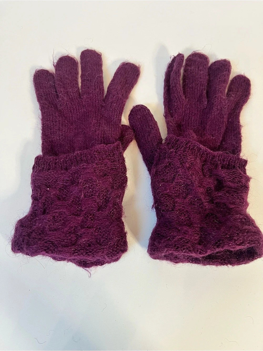 Holt Renfrew angora Knit Gloves in Purple